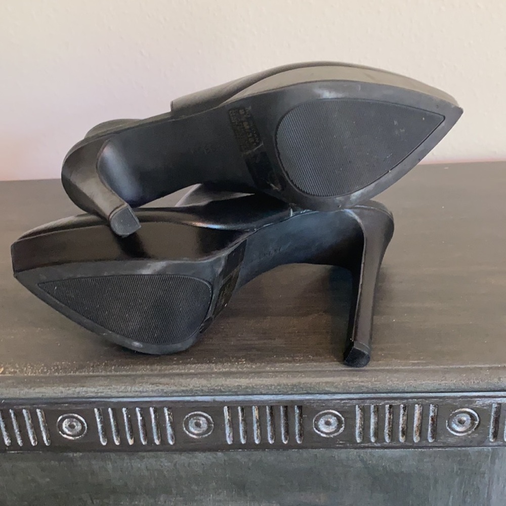 BCBGeneration black leather sling back heels! 🖤 - Picture 5 of 6